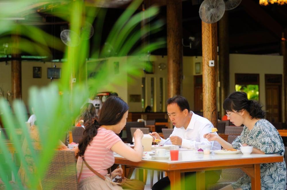 Febri'S Hotel & Spa Kuta Lombok Eksteriør bilde