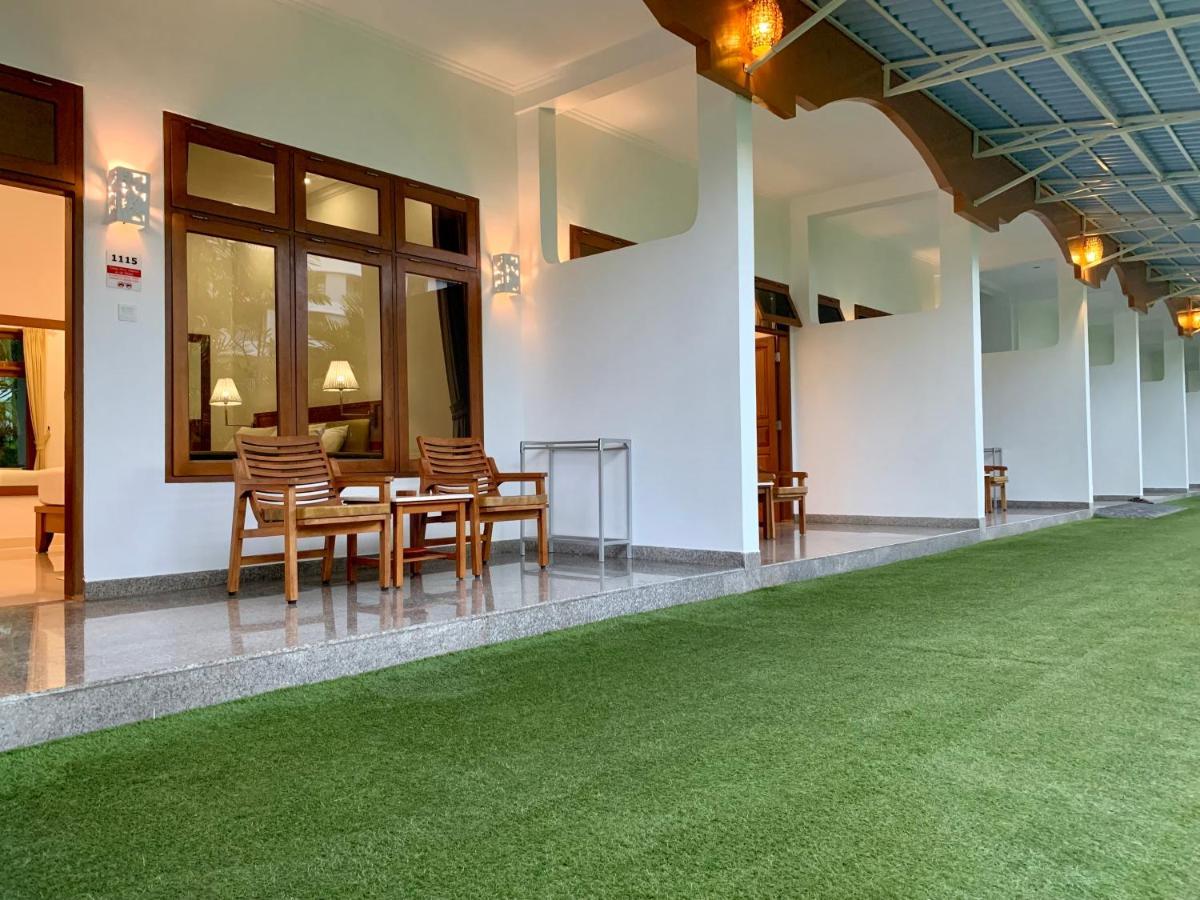 Febri'S Hotel & Spa Kuta Lombok Eksteriør bilde